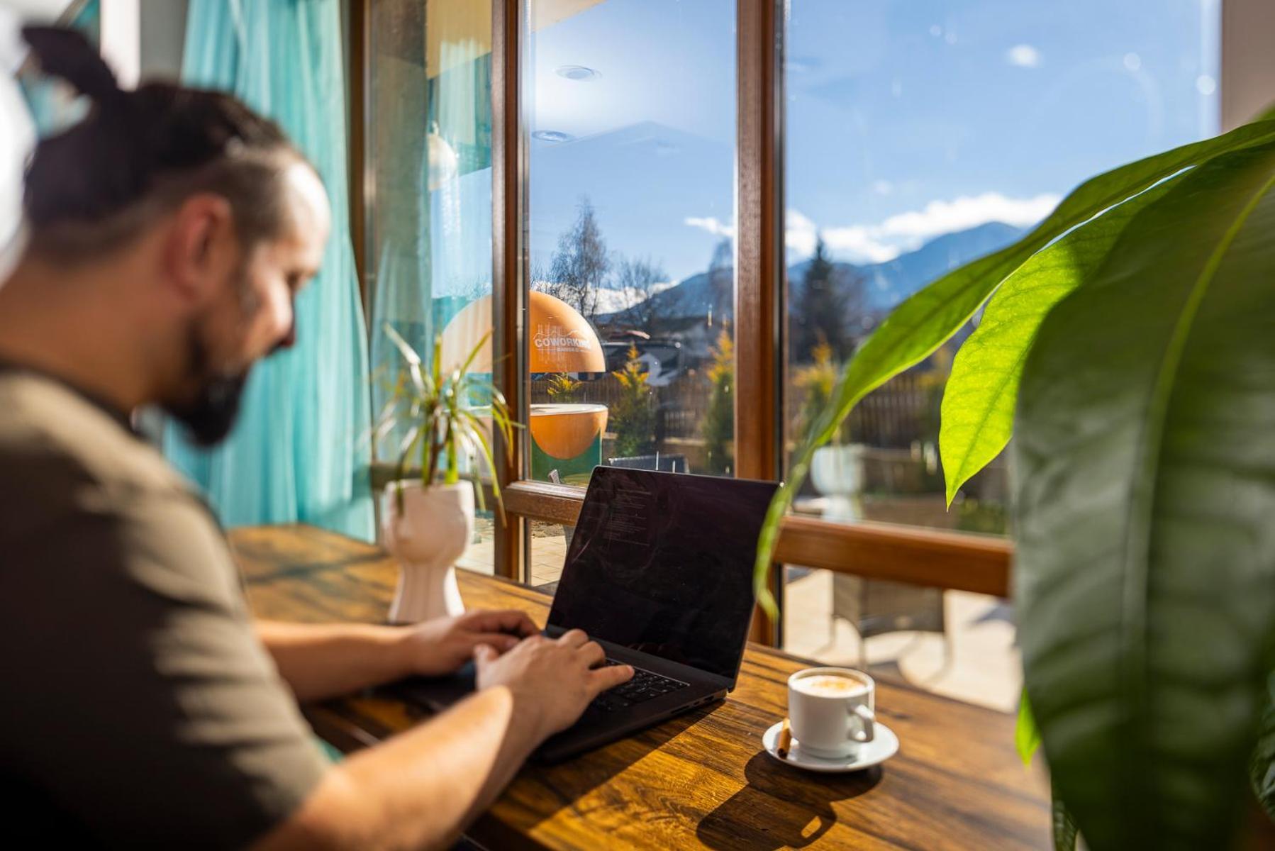 Coliving Bansko, The Social Hotel By Networking Premium บันสโก ภายนอก รูปภาพ