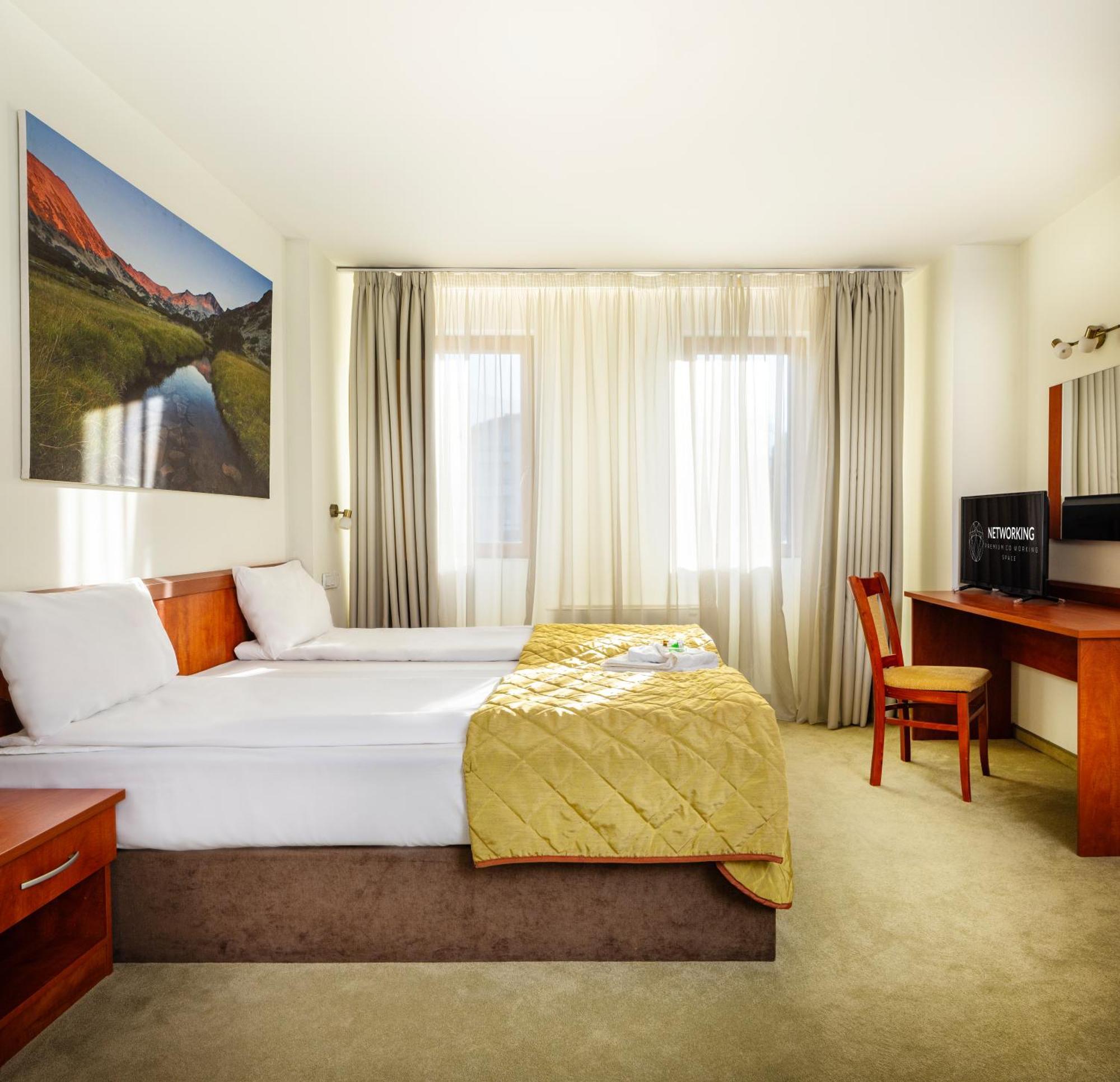 Coliving Bansko, The Social Hotel By Networking Premium บันสโก ภายนอก รูปภาพ