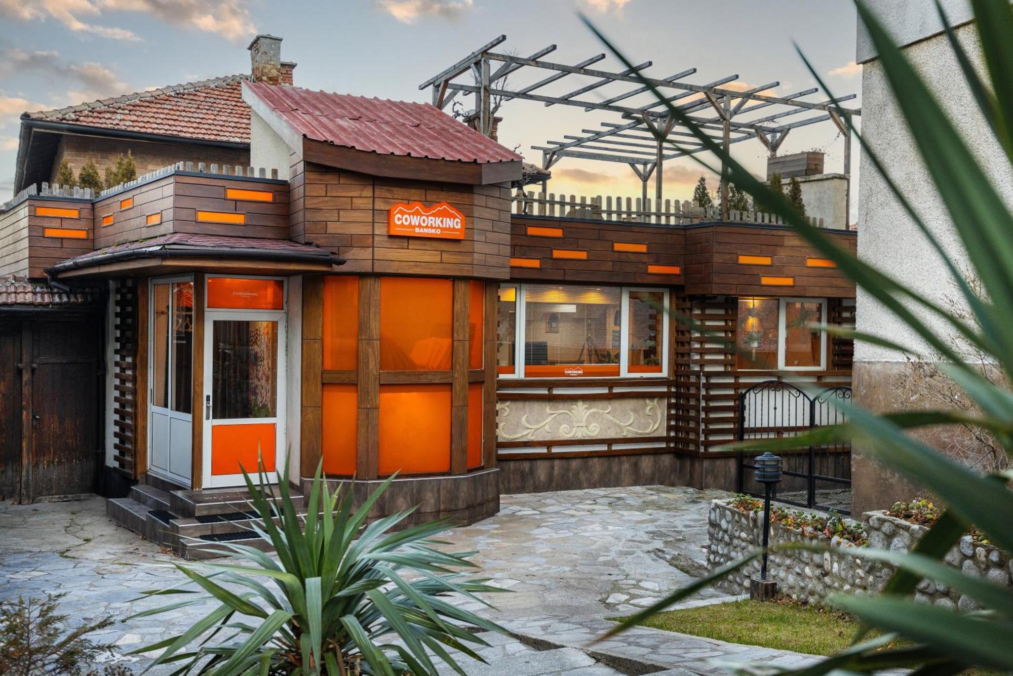 Coliving Bansko, The Social Hotel By Networking Premium บันสโก ภายนอก รูปภาพ